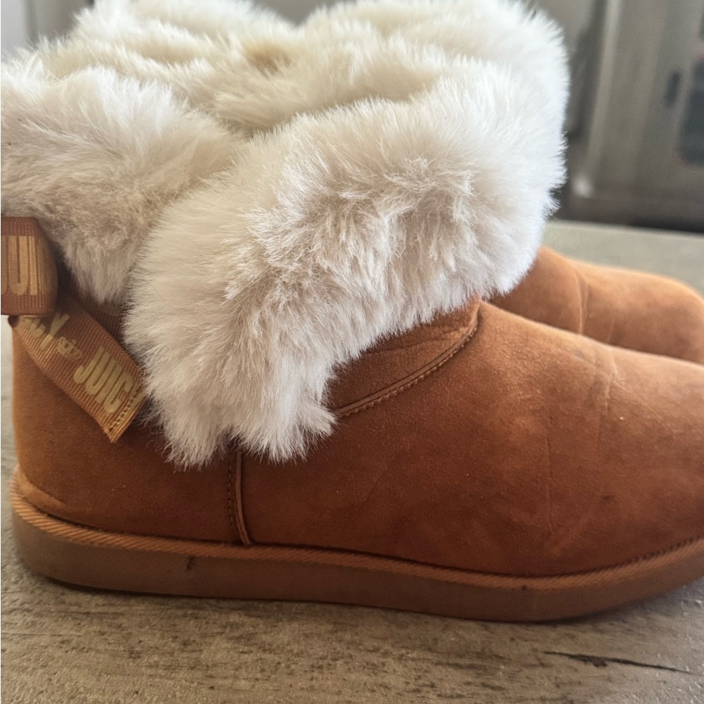 Juicy Couture Brown Boots with Cream Faux Fur